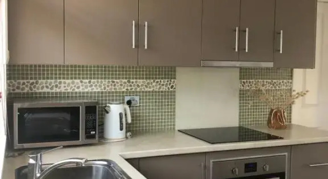Апартаменты Luxurious Bayside Retreat, 2 min walk to the beach