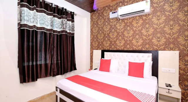 OYO 14529 The Sitara Hotel, Rezervovat Hotel Hotely v Panchkula s parkováním, Parkování
