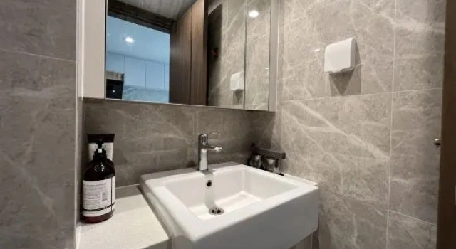 Двухместный люкс с балконом и с видом на город Waiting for You Designer Homestay (Zhanjiang Jinshawan)