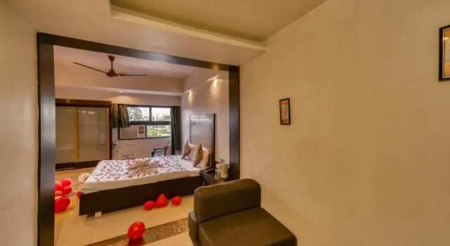 Двухместный номер Deluxe AC Hotel Ashwin Igatpuri, Pure Veg & Jain Food