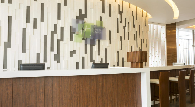 Holiday Inn Express Semarang Simpang Lima by IHG, Rezervovat Hotel Hotely v centru Semarang, hotely v centru Semarang, Parkování