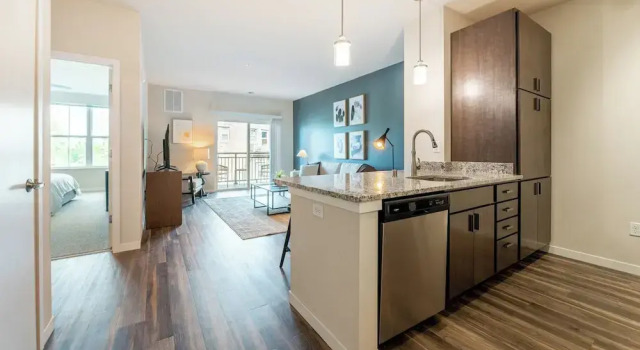 Апартаменты Standard с 2 комнатами Landing Furnished Apartments Central Cleveland