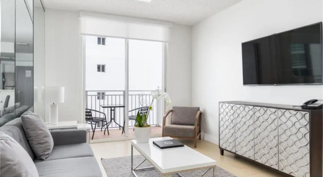 Люкс Standard c 1 комнатой с балконом Fortune House Hotel Suites