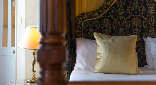 Полулюкс Best Western Red Lion Hotel