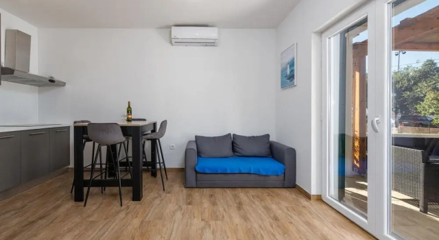 Beautiful Apartment in Turanj With Wifi and 1 Bedrooms