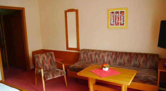 Hotel-Restaurant Zur Linde, Забронировать Отель Зильц Пфальцский Лес