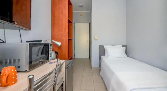 Petit panta, Book Apartment  