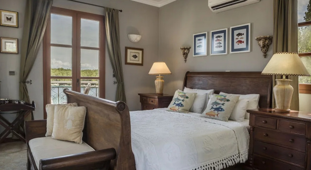 Люкс Executive с балконом Faros Suites