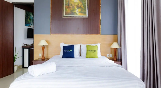 Двухместный люкс Urbanview SRB near Mall Ciputra Cibubur by RedDoorz