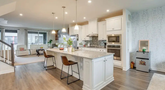 Townhome at Laurel Park: Modern & Spacious Getaway, Rezervovat Apartmán Laurel Washington DC Metropolitan area