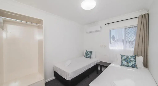 Четырёхместный номер Classic Metro Motel Rockhampton