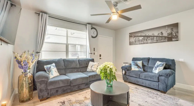 3 Mi to Port Everglades: Modern Getaway w/ Yard