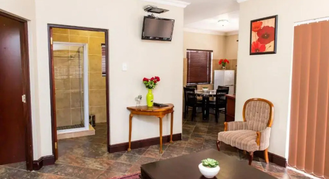Апартаменты Schroderhuis Guesthouse NO LOADSHEDDING GOOD WIFI