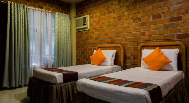 Вилла Executive Malagos Garden Resort