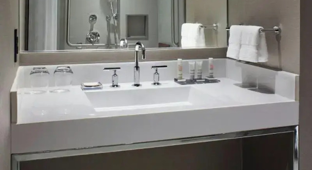 Двухместный номер Standard с красивым видом из окна Toronto Marriott Markham