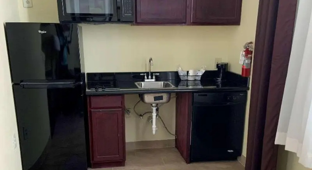 Люкс Best Western Airport Inn & Suites Cleveland
