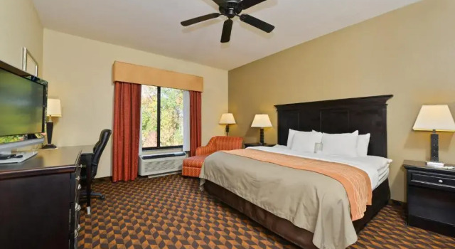 Номер Standard Comfort Inn & Suites Clinton - Jackson West