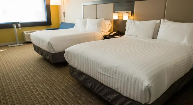 Четырёхместный номер Standard Holiday Inn Express & Suites Marietta by IHG