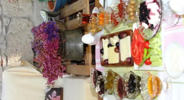 Lilyum Alaçatı Taş Ev