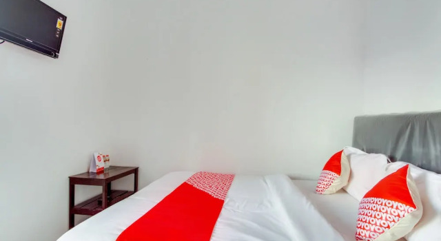 Economy room Orange inn RedPartner Madiun