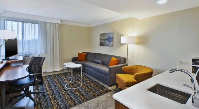 Люкс Fairfield by Marriott Inn & Suites Herndon Reston