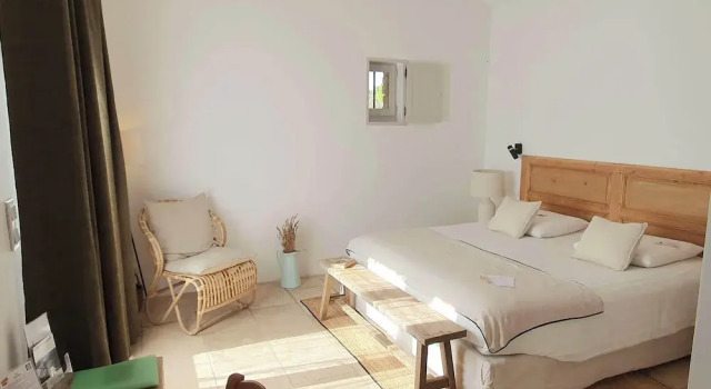 Havuz manzaralı Balkonlu Konfor çift kişilik oda Les Terrasses