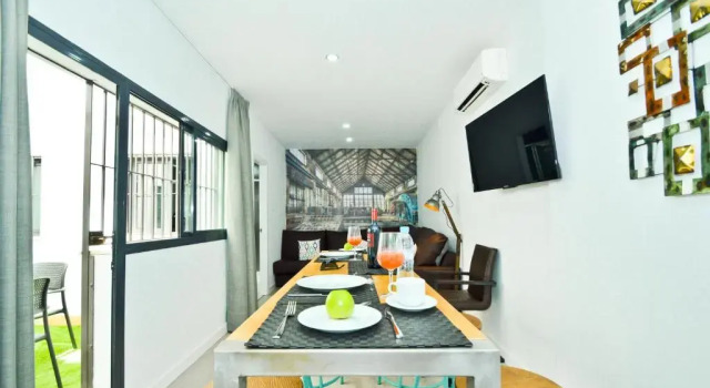 Апартаменты Цокольный этаж The Zentral Suites & Apartments