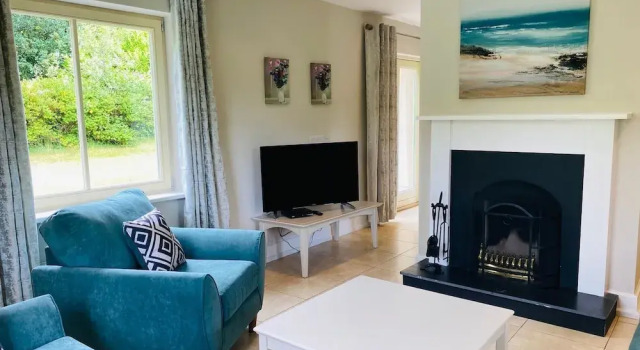 Detached 4 bedroom home just 2km from Kenmare, Book Hotel Hotels in Kerry with Parking, Parking