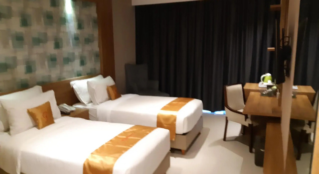 Triizz Hotel Semarang by Royal Singosari, Book Hotel Hoteller i Semarang med parkering, nær Semarang Grand Mosque, Parkering