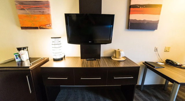 Люкс c 1 комнатой Holiday Inn Express Hotel & Suites Rockingham by IHG