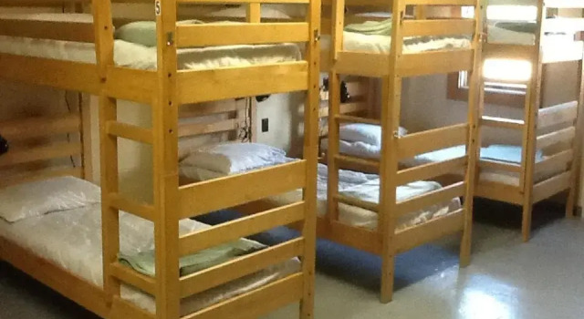 Кровать в общем номере HI - Truro Hostel