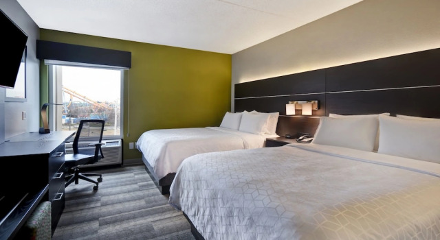 Четырёхместный номер Standard с видом на парк Holiday Inn Express & Suites Allentown-Dorney Park Area by IHG