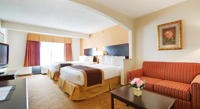Четырёхместный номер Standard Best Western Hiram Inn and Suites