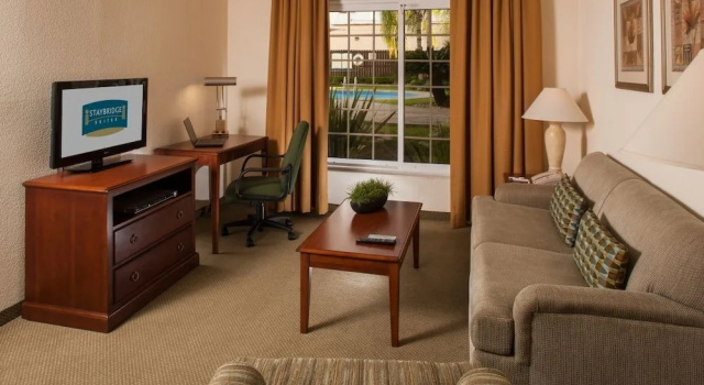 Одноместный люкс Staybridge Suites Monterrey San Pedro by IHG