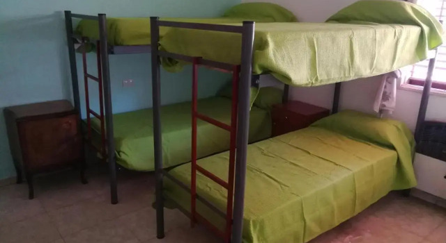 Central Paz Hostel, Забронировать Хостел Недорогие отели Вилья-Карлос-Пас, рядом с Villa Carlos Paz Chair Lift, недорого