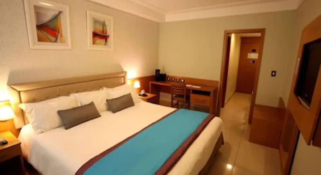 Четырёхместный люкс Royal Macaé Palace Hotel
