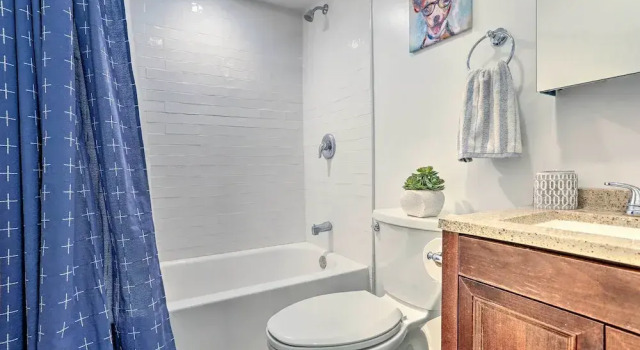 Апартаменты Sun-lit Vernon Condo < 2 Mi to Ski Resort!