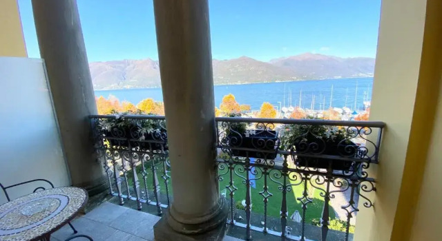 Двухместный номер Deluxe с балконом Camin Hotel Luino
