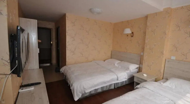 Chengdu Peach Garden hotel, Rezerwuj Hotel Hotele w Qingyang z parkingiem, Parking