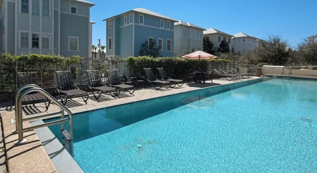 Private Pool, Minutes to the Gulf - Pet Friendly + 5 Bikes: Sleeps 12, Rezerwuj Hotel Hotele w Emerald Coast z parkingiem, Parking