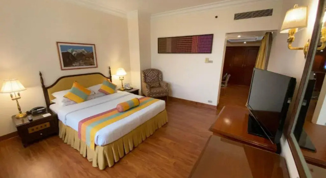 Люкс The Everest Hotel