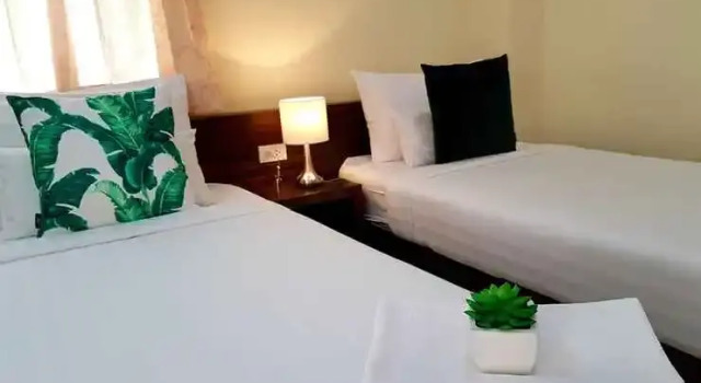 B.R.S. at Hotel Baanbumrungsuk