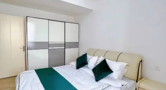 Трёхместный люкс с 3 комнатами с видом на озеро Haoke Travel  Hotel