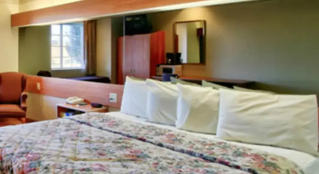 Western Skies Inn & Suites, Varaa Hotelli Los Lunas New Mexico