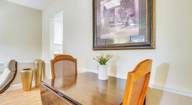 Half-mi to Riverwalk: Charming Sanford Retreat!
