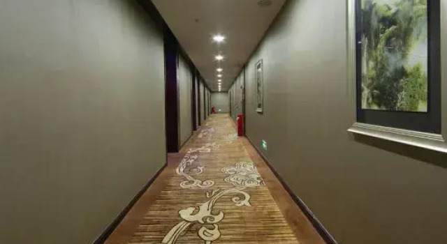 Pioneer Hotel, Boek Hotel Hotels in Guangdong met parkeren, Parkeren