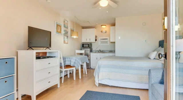 Old Orchard Beach Condo: Steps From the Beach!, Buchen Sie Ferienwohnung Old Orchard Beach 