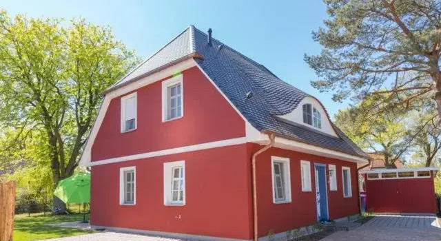 Коттедж с 4 комнатами Haus Klüver