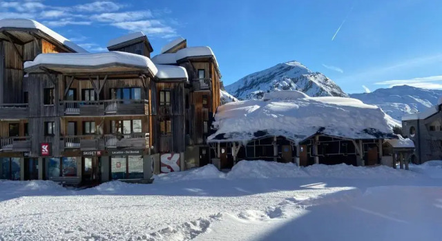 Avoriaz beau 2P falaise confort skis aux pied proche parking