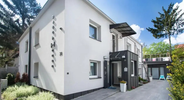 Beach House Przy Plazy, Varaa Hotelli Karlikowo 